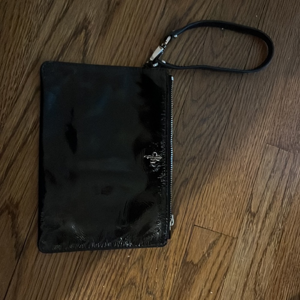 Wristlet wallet
